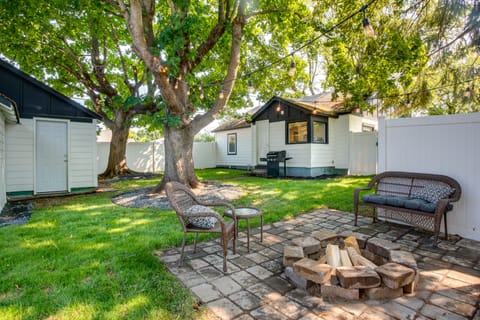 Adorable Coeur d'Alene Home < 2 Mi to Lake! House in Coeur dAlene