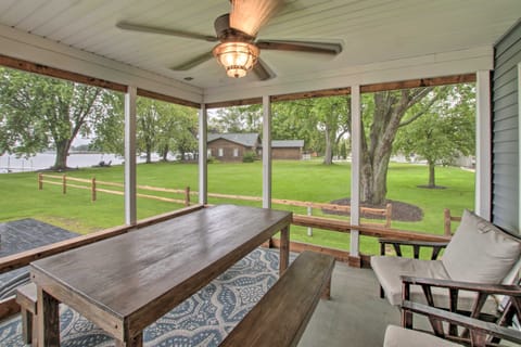 Bright Shawano Lake Oasis - Walk to Boat Launch! House in Wisconsin
