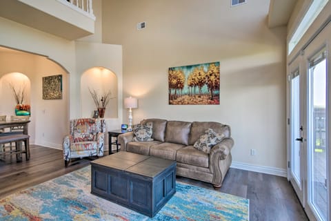 Luxe Mtn-View Condo in Branson w/ Hot Tub Access! Apartment in Indian Point