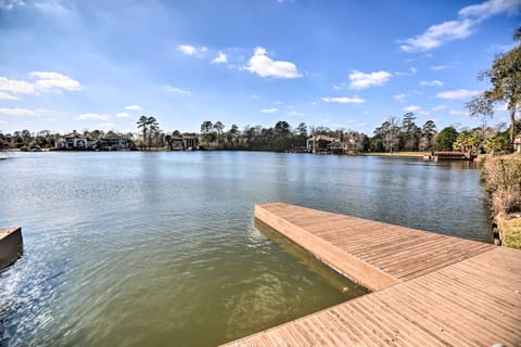 Modern Lake Conroe Escape w/ Grill & Boat Slip! Apartment in Lake Conroe