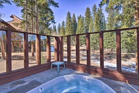 Ski-In/Out Access + Hot Tub! Breckenridge Condo Apartment in Breckenridge