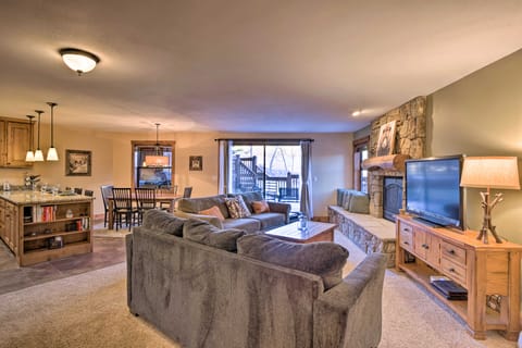 Ski-In/Out Access + Hot Tub! Breckenridge Condo Apartment in Breckenridge