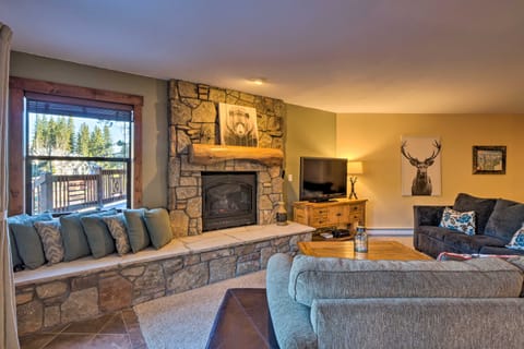 Ski-In/Out Access + Hot Tub! Breckenridge Condo Apartment in Breckenridge