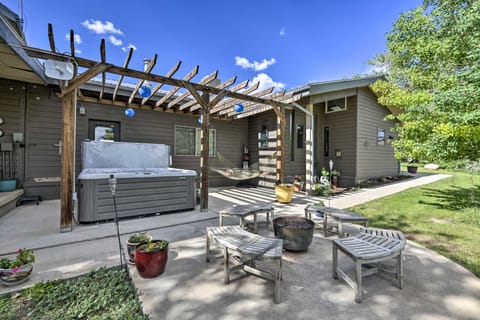 Serene Mountain Retreat w/ Patio & Mtn Views! House in Colorado