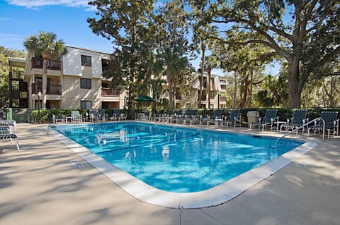 Steps to Beach, Coligny Plaza: Hilton Head Condo! Apartment in North Forest Beach