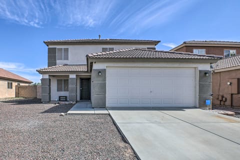 Dreamy El Mirage Oasis < 12 Mi to Golf & Hike House in El Mirage