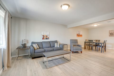 Relax Poolside: Central Group Getaway in Mesa! House in Mesa