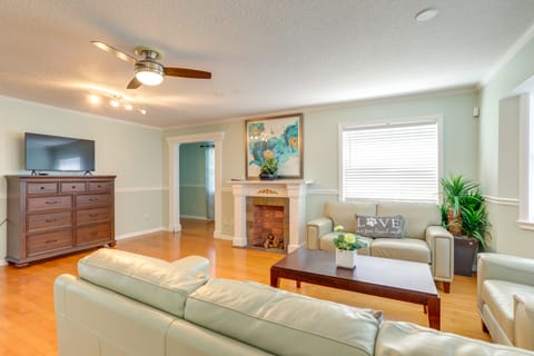 4 Mi to Beaches: Alluring Largo Hideaway! House in Largo
