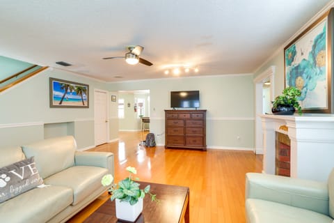 4 Mi to Beaches: Alluring Largo Hideaway! House in Largo