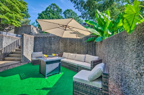 1 Mi to Lake of the Ozarks: Condo w/ Pool Access Apartment in Lake of the Ozarks