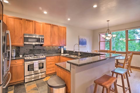 Private Hot Tub: Family Townhome in Breckenridge Apartment in Breckenridge