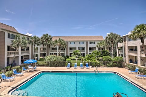 Beachfront St Augustine Condo w/ Pool Access Apartment in Crescent Beach
