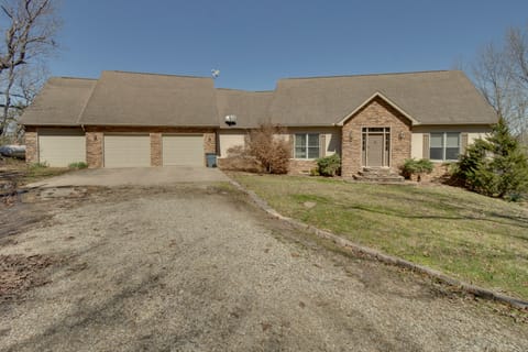 Secluded Flippin Home < 2 Mi to White River! House in Arkansas