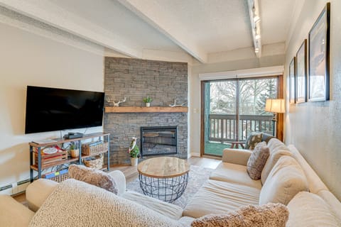 Walk to Main St! Condo w/ Hot Tub & Pool in Frisco Apartment in Frisco