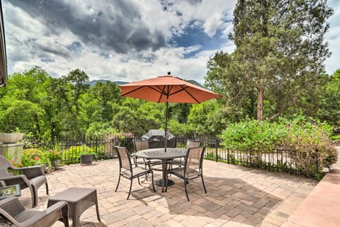 Spacious Manitou Home w/ Views in Central Location House in Manitou Springs