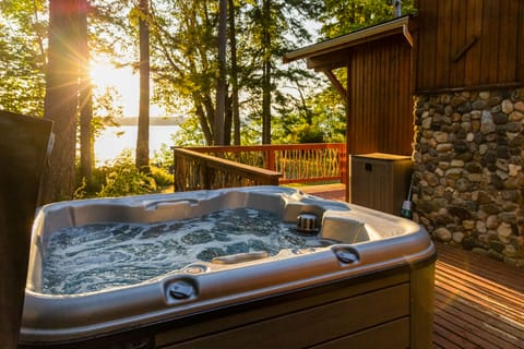 Beach Access & Views: Secluded Anderson Island Gem House in Anderson Island