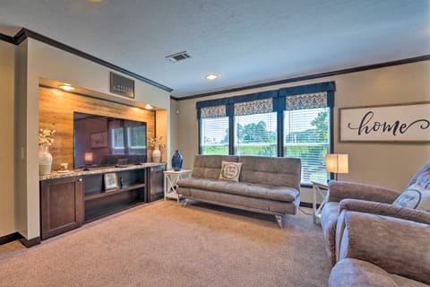 Pet-Friendly Home w/ Deck in Broken Bow! House in Broken Bow