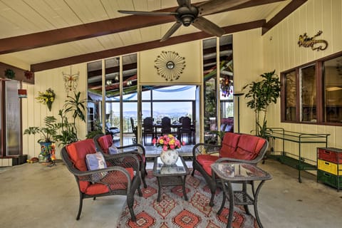 Colorful El Cajon Gem: Deck, Garden & Valley Views House in Casa De Oro-Mount