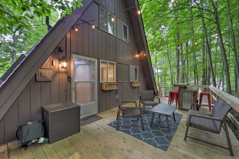 1 Mi to Beech Mtn! Family Retreat w/ Hot Tub House in Beech Mountain