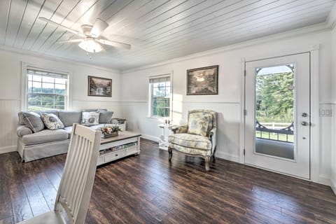 Waterfront Dunlap Cottage: Large Yard + Views Cottage in Tennessee