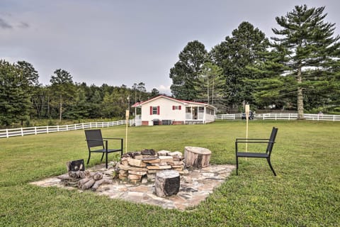 Waterfront Dunlap Cottage: Large Yard + Views Cottage in Tennessee