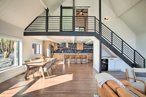 A Contemporary Dream: Lakefront Rathdrum Oasis! House in Kootenai County