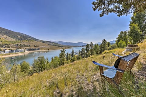 7 Mi to Ski Resort: Dillon Condo w/ Mtn Views Apartment in Dillon