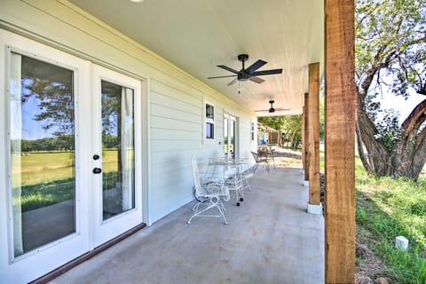 Peekaboo Water Views: Lake O' the Cherokees Cabin House in Grove