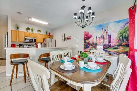 8 Mi to Disney: Villa w/ Screened Pool & Lanai Villa in Kissimmee