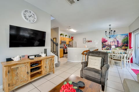 8 Mi to Disney: Villa w/ Screened Pool & Lanai Villa in Kissimmee