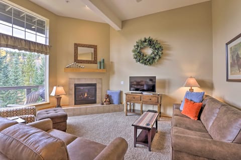 Silverthorne Gem w/ Community Perks: 11 Mi to Ski! Apartment in Wildernest