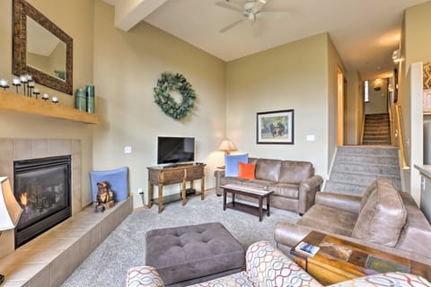 Silverthorne Gem w/ Community Perks: 11 Mi to Ski! Apartment in Wildernest