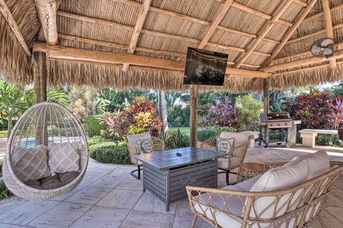 Poolside Paradise w/ Tropical Hut in Palm Beach House in Palm Beach Gardens