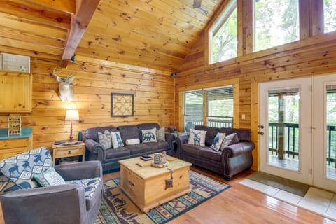 Hot Tub + Pool Table: Secluded Seiverville Cabin House in Gatlinburg
