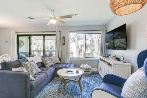 Walk to Coligny Beach: Tropical Hilton Head Condo Apartment in Hilton Head Island