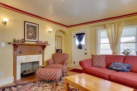 Lead Home w/ Free WiFi ~ 5 Mi to Terry Peak! House in Lead