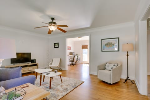 Contemporary Athens Home < 2 Miles to UGA! House in Athens