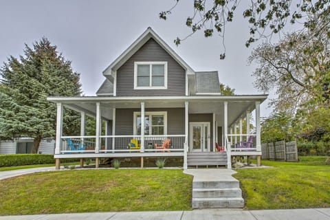 < 1 Mi to Dtwn Ludington: Bright Lower-Level Unit Apartment in Ludington