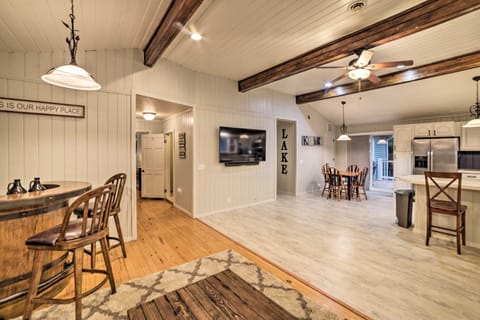 Private Dock & Lake Access: Benton Family Home House in Lake Barkley