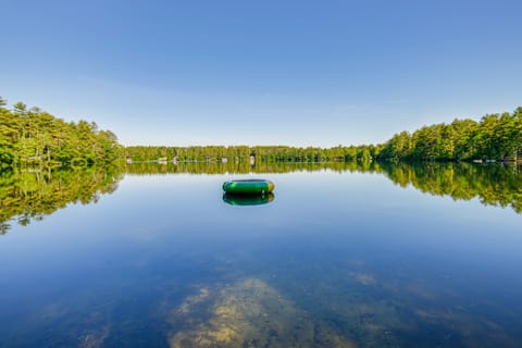 Lake Ivanhoe Family Escape w/ Fire Pit! Cottage in Wakefield