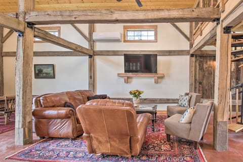 Bloomington Cabin: 4 Mi to Indiana University House in Indiana