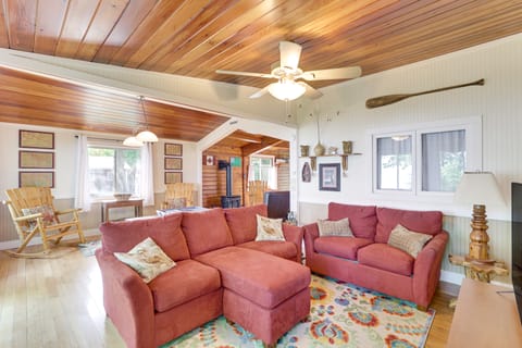 Cozy Lake Champlain Cottage w/ Private Beach! House in Alburg