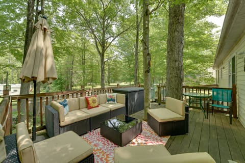 Lake Michigan Gem < Half-Mi to Private Beach! House in Wisconsin