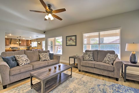 Gilbert Group Getaway: 3 Mi to Dtwn House in Gilbert