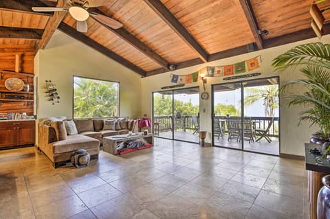 30-Day Stay at Kailua-Kona House w/ Hot Tub! House in Kalaoa