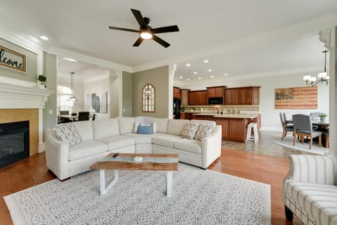 4 Mi to Branson Landing: Huge Home w/ Game Room! House in Branson