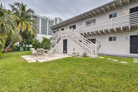 Cozy West Palm Beach Condo: 1 Block to Shore! Apartment in Riviera Beach