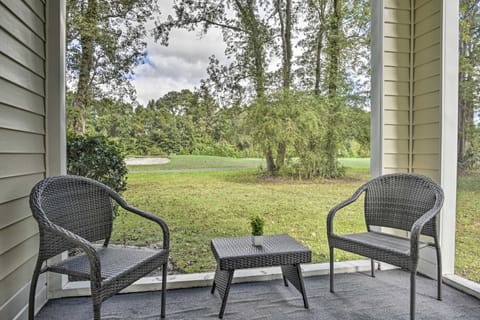 First-Floor Myrtle Beach Condo w/ Pool Access! Apartment in Carolina Forest