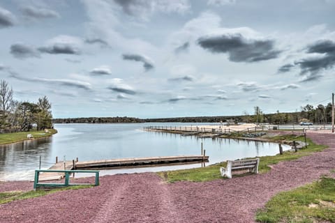 7 Mi to Big Boulder Mountain: Poconos Escape! House in Tunkhannock Township