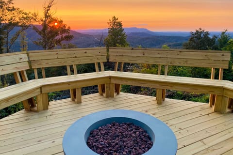 Deck & Hot Tub: Mtn-View Gatlinburg Cabin House in Gatlinburg